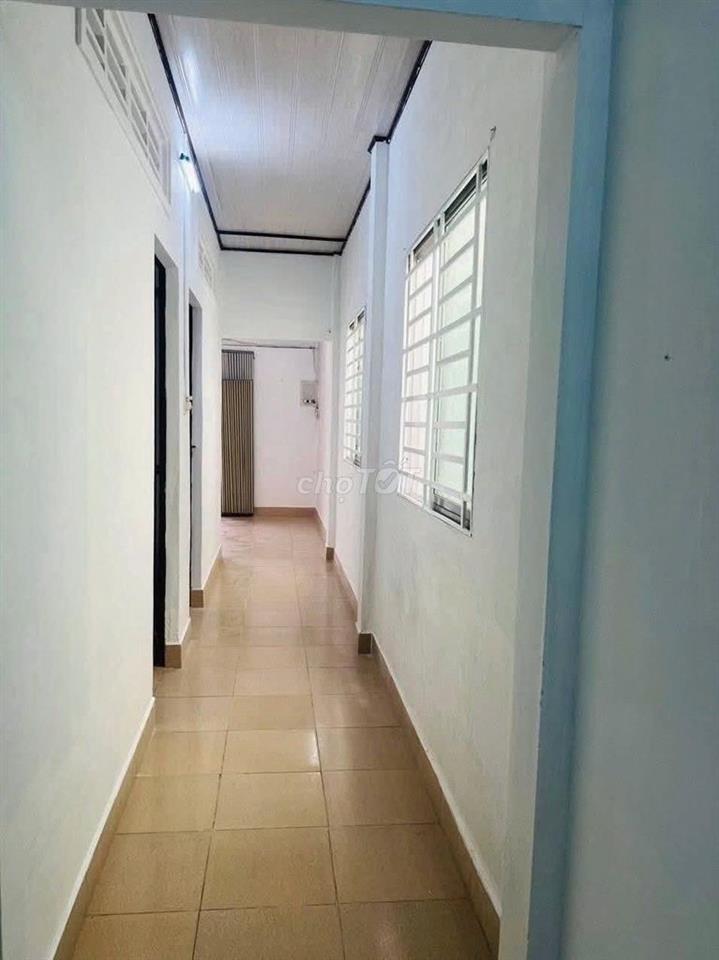 Cần bán gấp căn nhà c4 80m2 ở Tân Hiệp Hóc Môn, giá 870 Triệu, Sổ Sẵn