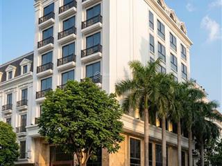 Góc 3 mặt thoáng, hàng hiệu luxury, dòng tiền trên 1 tỷ mỗi tháng. sẵn sổ đỏ