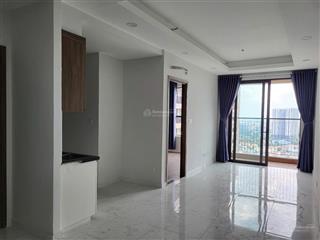 Cho thuê căn hộ 2 phòng ngủ có sẵn rèm 5tr ở gần aeon mall