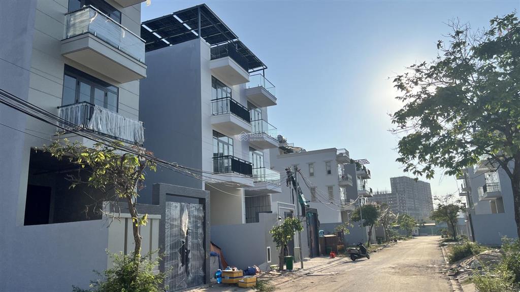 7.5ty chính chủ bán nhanh nền 5mx20m  mt đường 12m giáp chung cư  kdc lotus đào trí lê thị chợ