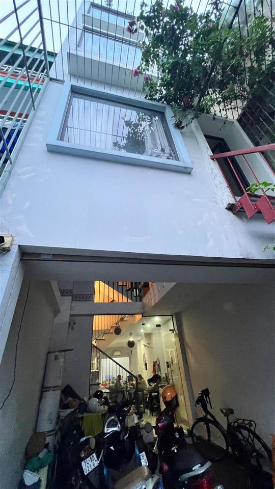 Chính chủ thiện chí là bánnhà 5 tầng 4x17m gần cầu tân thuận, kề q4 ở, có 8 phòng cho thuê  8.xtỷ
