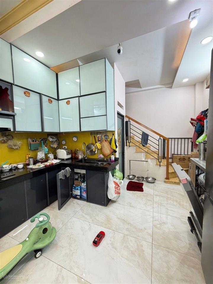 Bán nhà 3 tầng mặt tiền đường gần chợ tân mỹ, quận 7, 40m, tặng nội thất, giá 10 tỷ