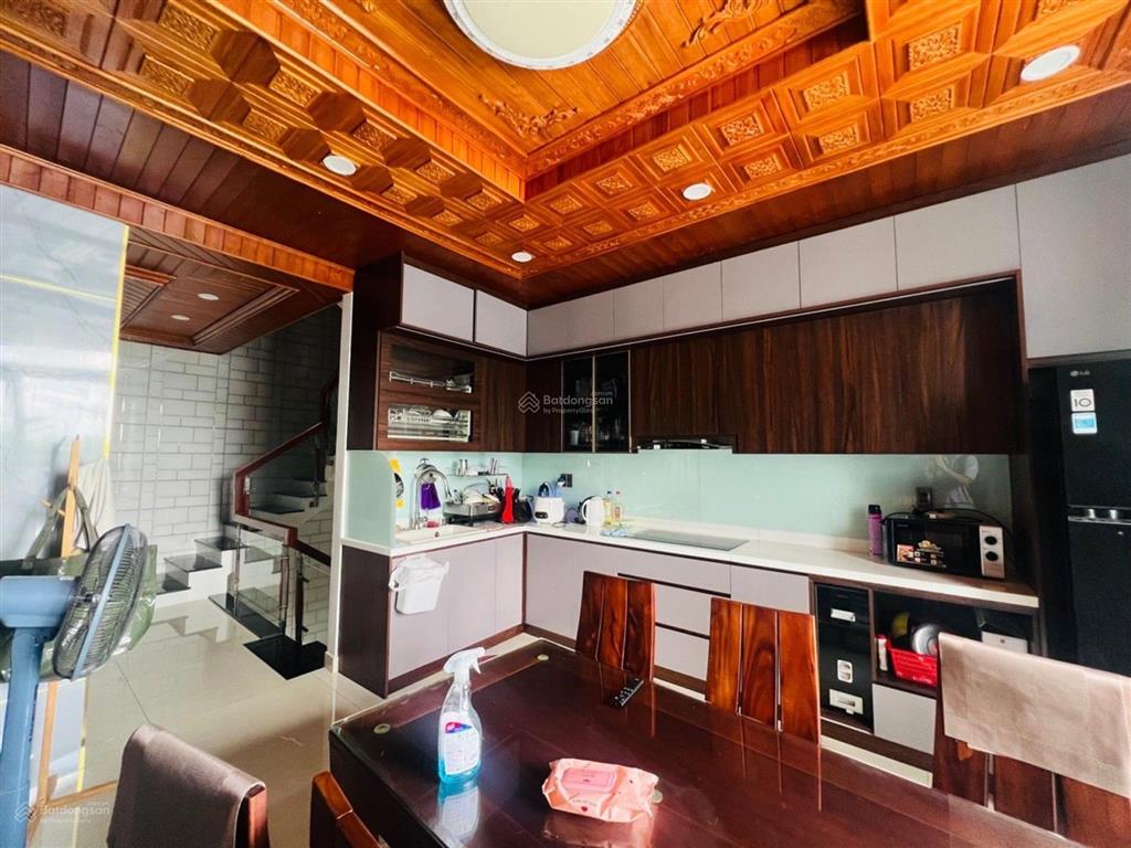 Bán nhà 4,8x17m, 5 tầng mặt tiền kinh doanh bùi văn ba, quận 7, 9.8 tỷ
