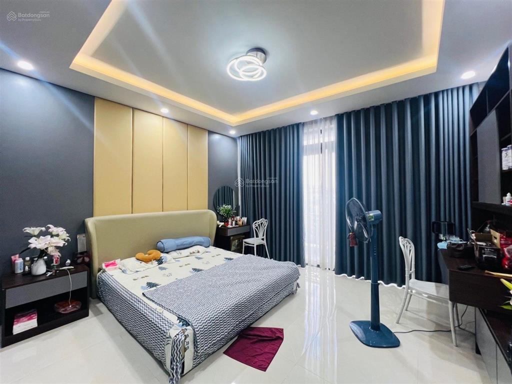 Bán nhà 4,8x17m, 5 tầng mặt tiền kinh doanh bùi văn ba, quận 7, 9.8 tỷ