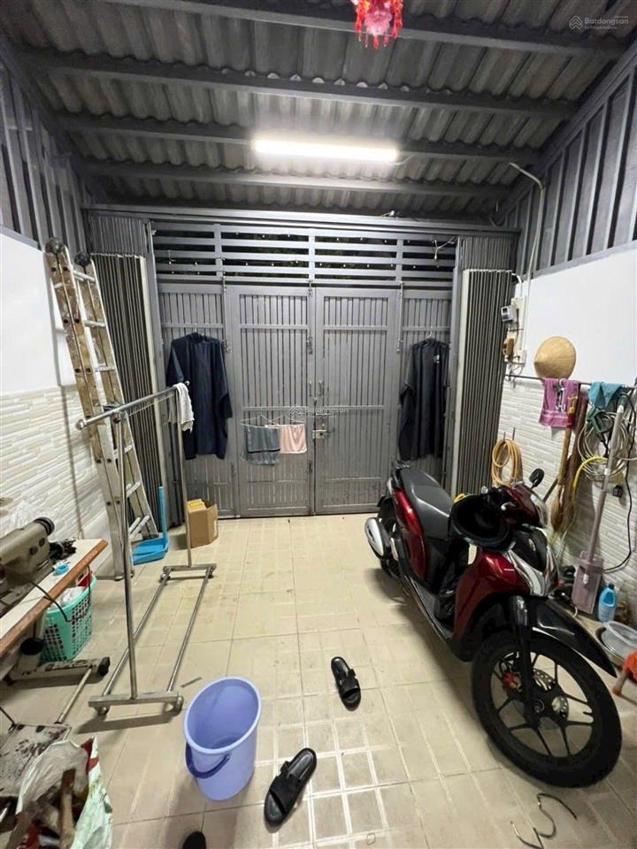 Bán nhà cấp 4 mặt tiền đường số 8m gần lâm văn bền, quận 7, 64m2, giá 6 tỷ