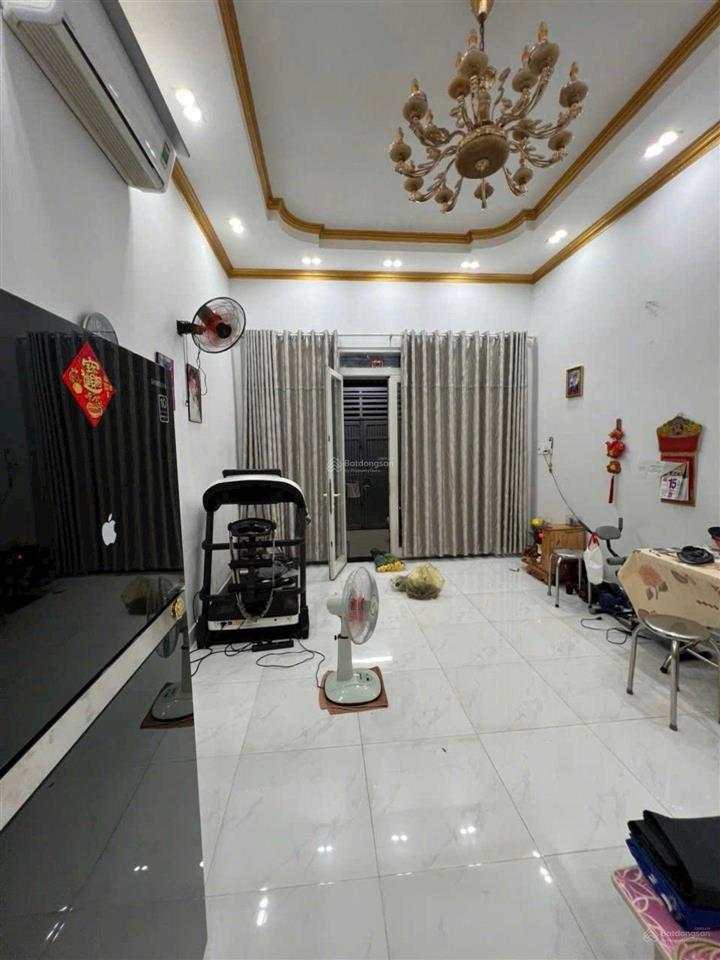 Bán nhà cấp 4 mặt tiền đường số 8m gần lâm văn bền, quận 7, 64m2, giá 6 tỷ