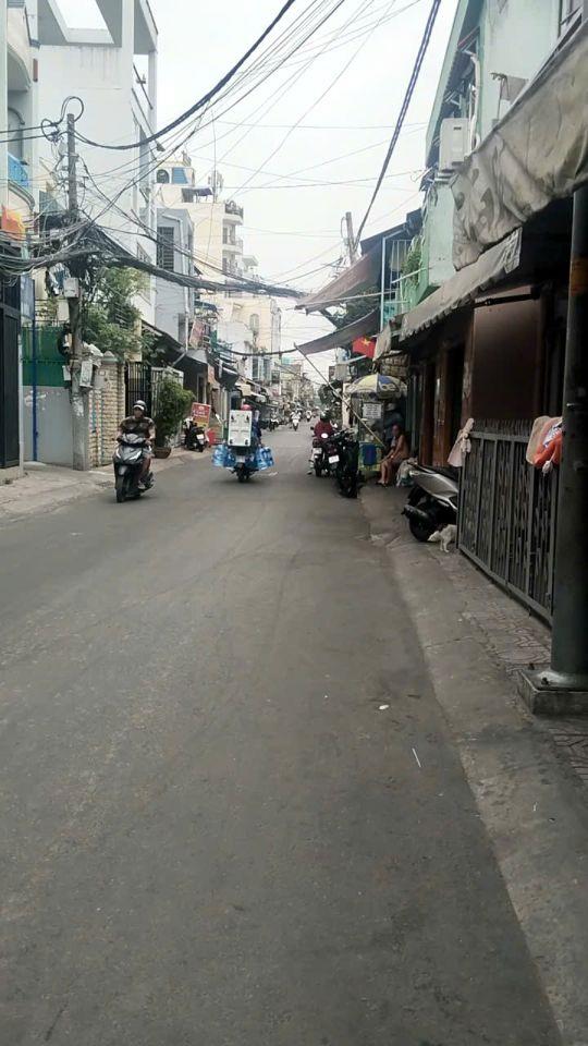 Nhà Trung Tâm Q4 70m2 Ngang Lớn Sát MT Giá Hơn 6 Tỷ