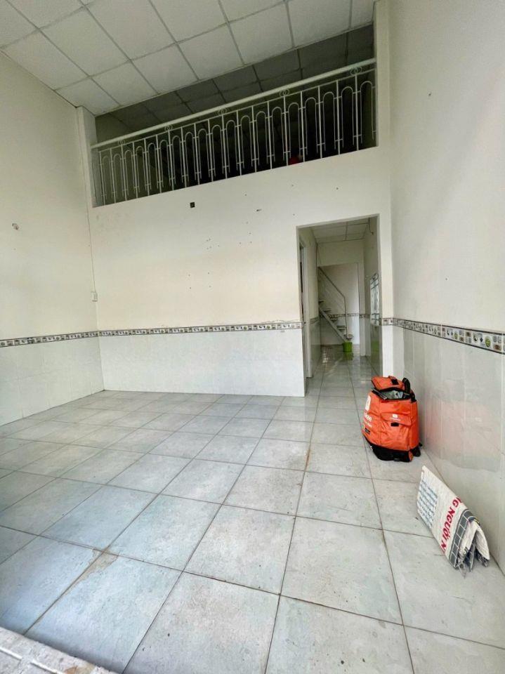 Nhà Trung Tâm Q4 70m2 Ngang Lớn Sát MT Giá Hơn 6 Tỷ