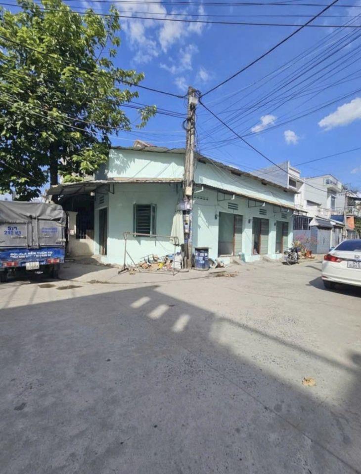 Bán Nhà Dĩ An 68m², 4 Phòng Trọ Cho Thuê, HXH, Chỉ 3.8 Tỷ TL