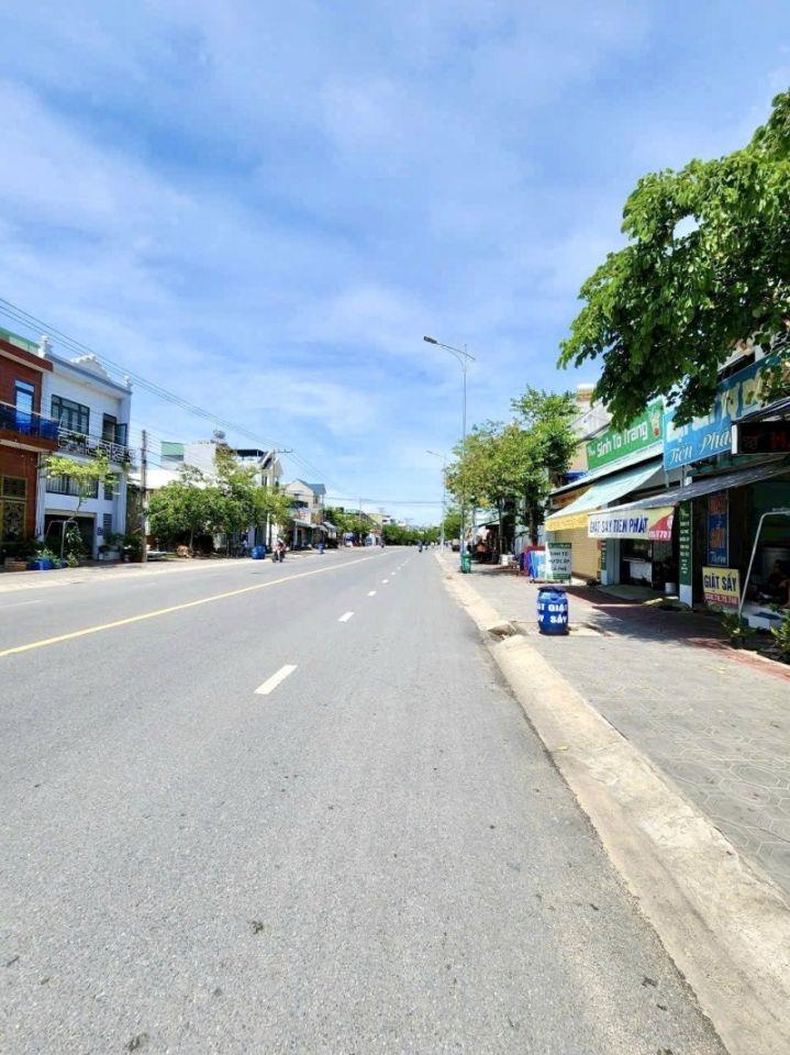 Bán Nhà Góc 92m² Hai Bà Trưng - Gần GO! Dĩ An, Xe Hơi Giá Hơn 4 Tỷ