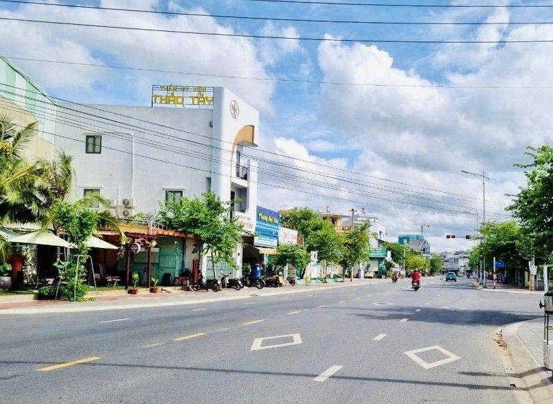 Bán Nhà Góc 92m² Hai Bà Trưng - Gần GO! Dĩ An, Xe Hơi Giá Hơn 4 Tỷ
