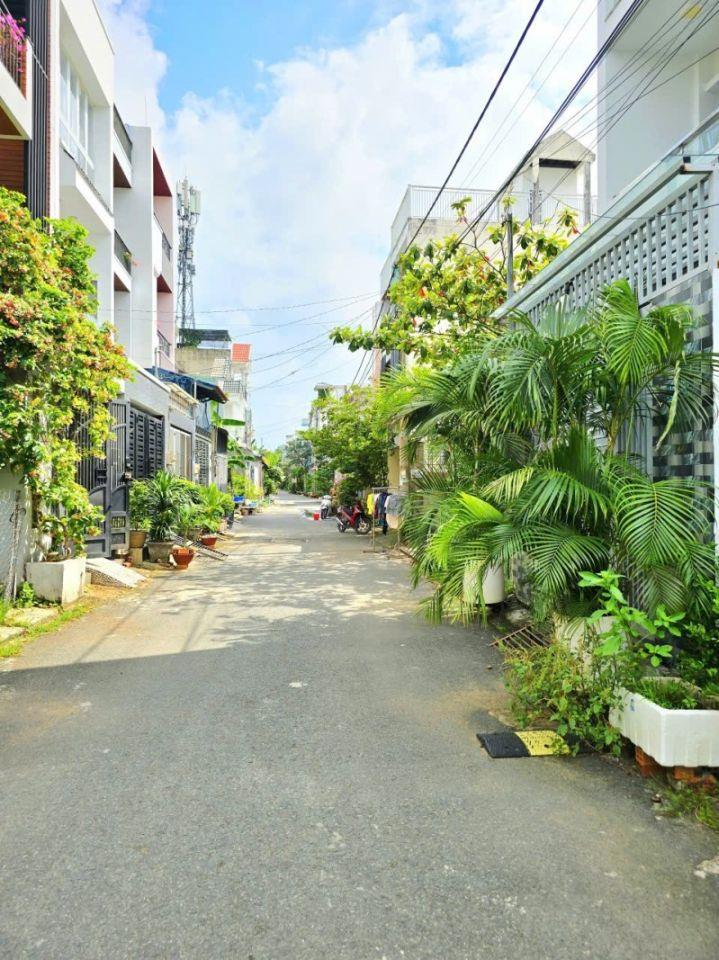 Bán Đất Long Trường 70m² Ngang 5.7m Đường Ô Tô Gần Chợ Giá Nhỉnh 3 Tỷ