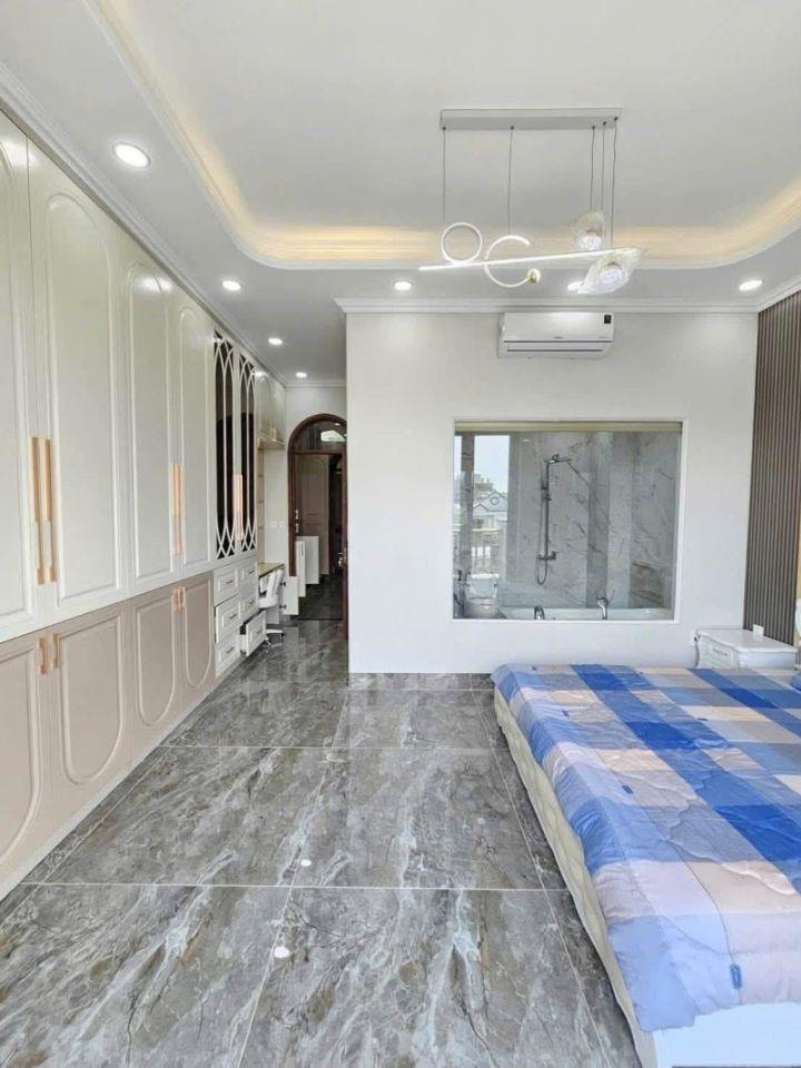 Bán Nhà Mặt Tiền Hai Bà Trưng Dĩ An 90m² Thang Máy 4 Tầng. Chỉ 12.8 Tỷ