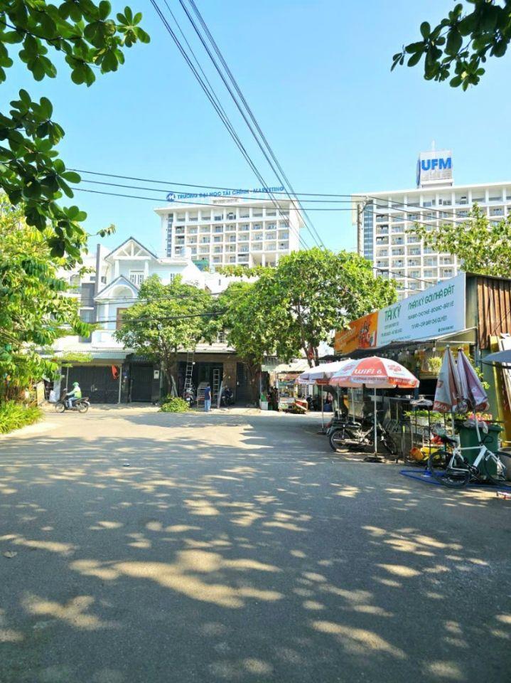 Bán Nền Đất 55m2, Giá 3.x Tỷ, Lã Xuân Oai Q9. Gần Đại Học TC Marketing