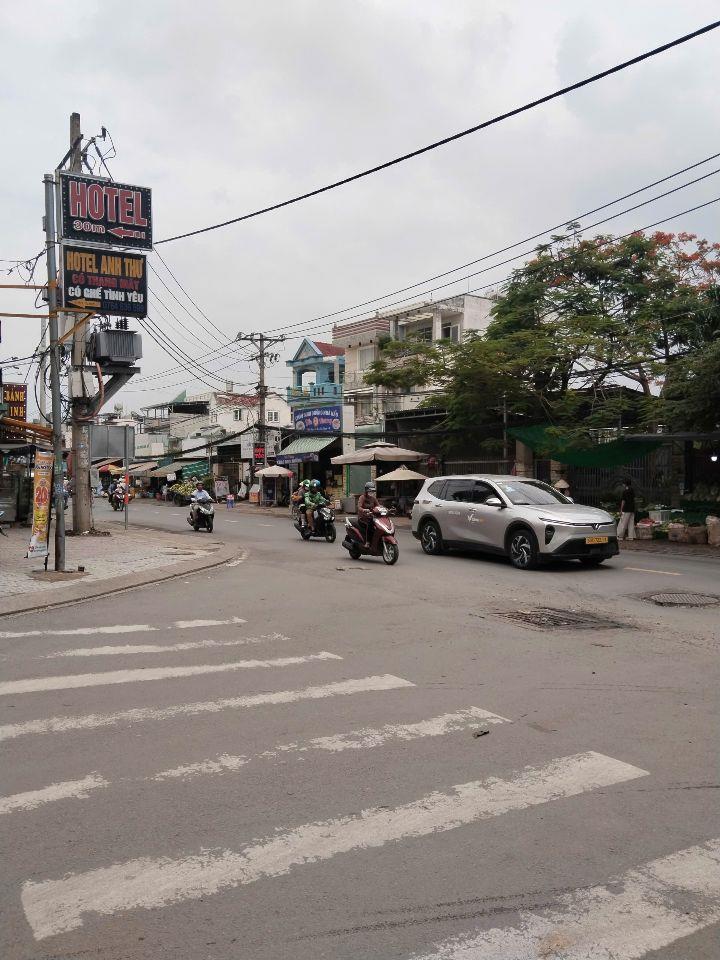Bán Nhà Quận 9 Cũ 88m², Hẻm Xe Hơi, Gần Nguyễn Duy Trinh, Giá Hơn 4 Tỷ