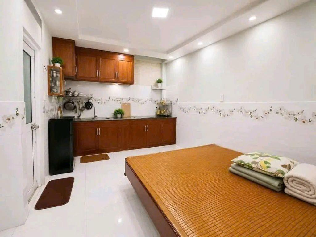 Bán Nhà - Nhỉnh 3 Tỷ, HXH Nguyễn Xiển, 2 Tầng, Sát VinHomes Grand Park Q9