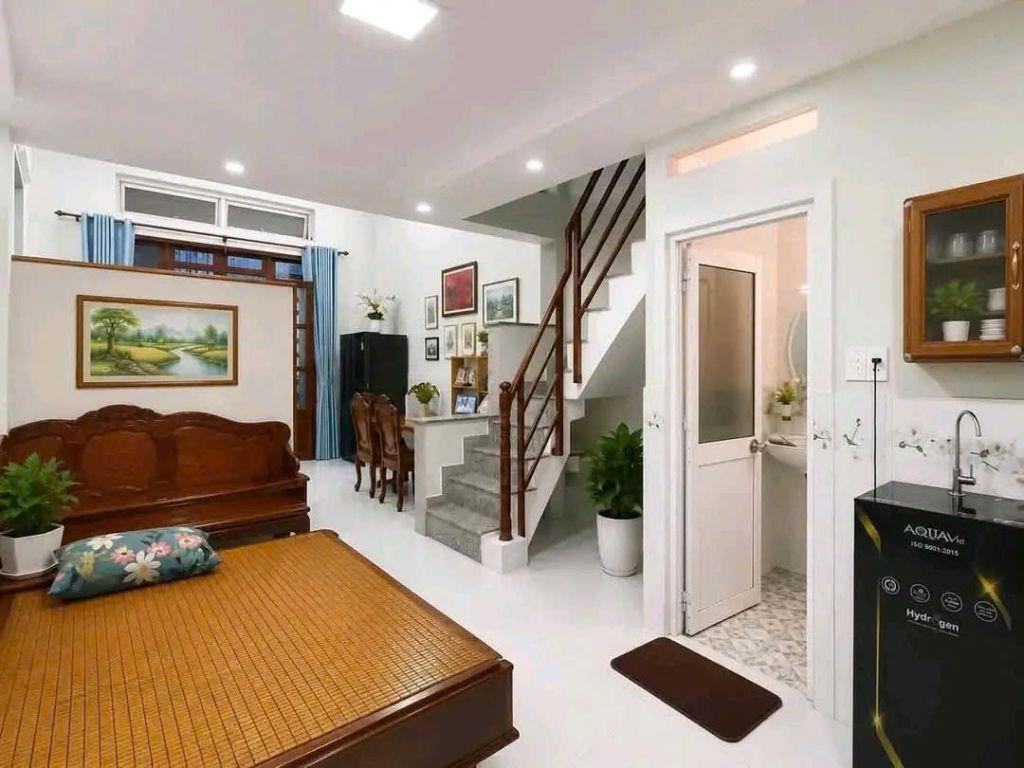 Bán Nhà - Nhỉnh 3 Tỷ, HXH Nguyễn Xiển, 2 Tầng, Sát VinHomes Grand Park Q9
