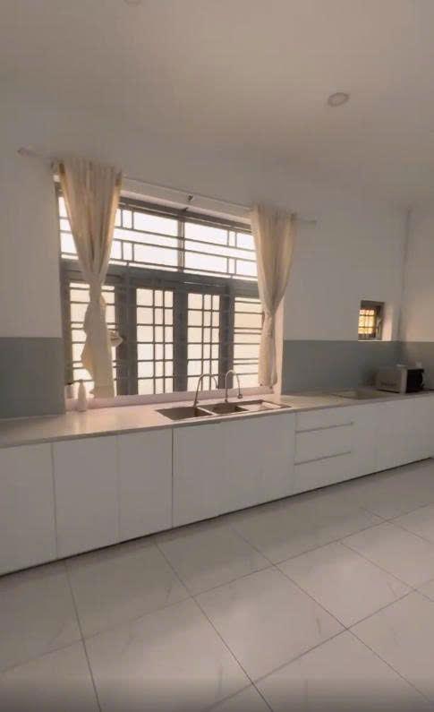 Bán Nhà HXH Bạch Đằng - Sát Sân Bay - 70m² - 3 Tầng - Giá 14.X Tỷ