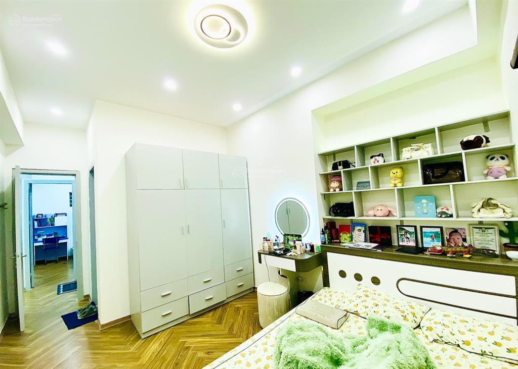 Chính chủ cần bán chung cư vp5 bán đảo linh đàm 62m  tầng 22 view hồ sổ đỏ chính chủ giá 5.45 tỷ