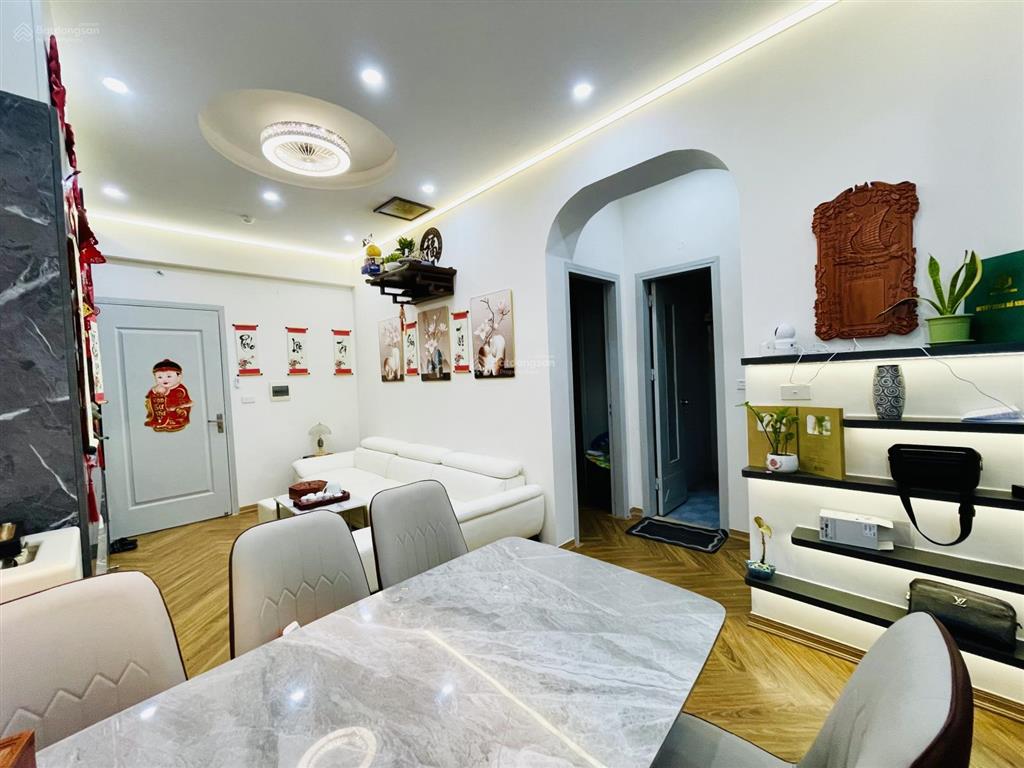 Chính chủ cần bán chung cư vp5 bán đảo linh đàm 62m  tầng 22 view hồ sổ đỏ chính chủ giá 5.45 tỷ