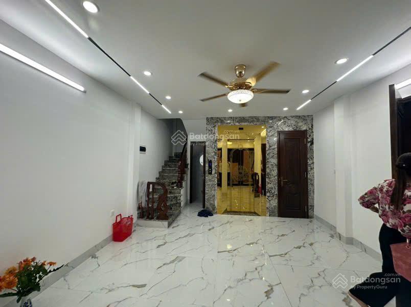 Nhà lô góc trần duy hưng, cầu giấy. dt 52m2* 6 tầng* mt khủng. thang máy  nt cao cấp  oto vào nhà