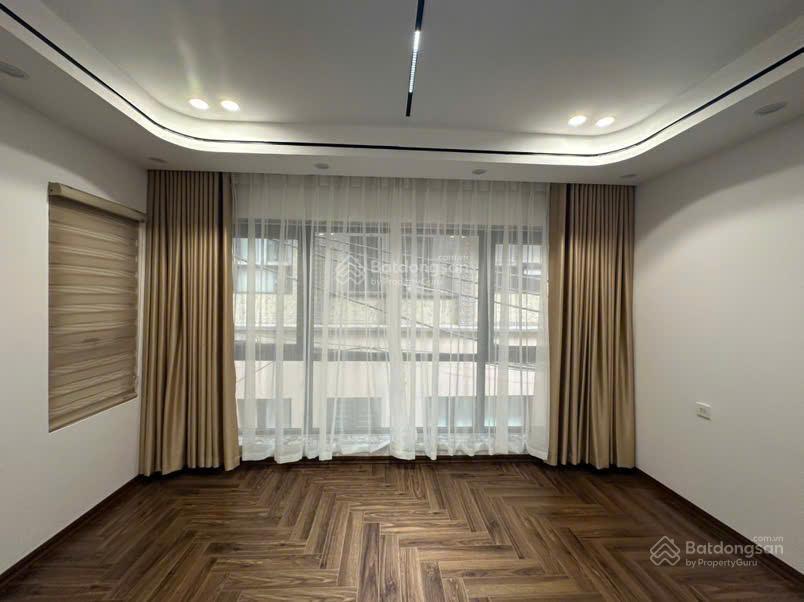 Nhà lô góc trần duy hưng, cầu giấy. dt 52m2* 6 tầng* mt khủng. thang máy  nt cao cấp  oto vào nhà