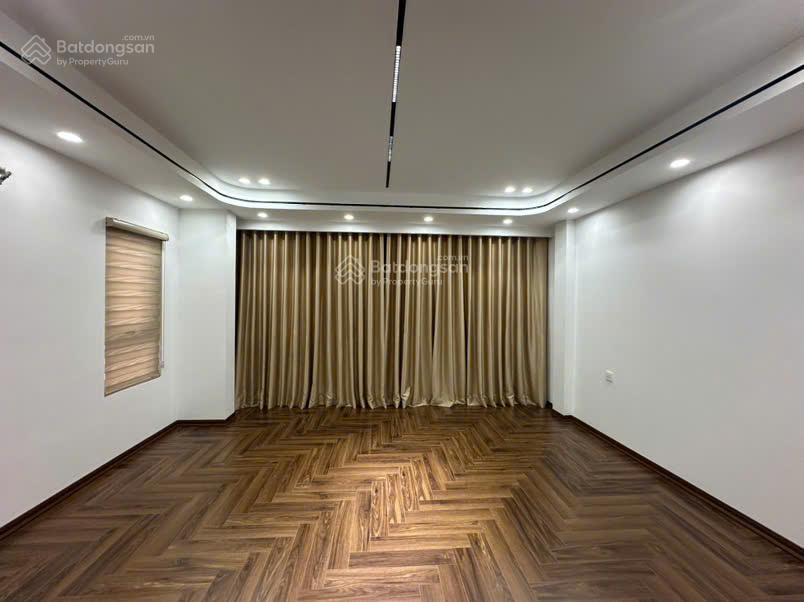 Nhà lô góc trần duy hưng, cầu giấy. dt 52m2* 6 tầng* mt khủng. thang máy  nt cao cấp  oto vào nhà