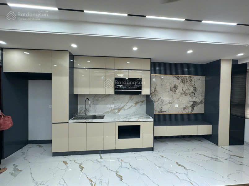 Nhà lô góc trần duy hưng, cầu giấy. dt 52m2* 6 tầng* mt khủng. thang máy  nt cao cấp  oto vào nhà