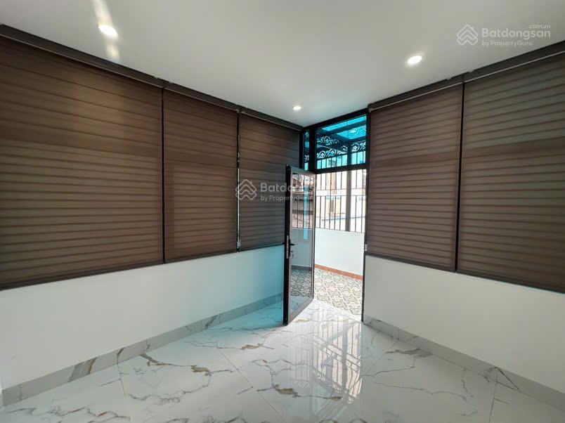 Nhà lô góc trần duy hưng, cầu giấy. dt 52m2* 6 tầng* mt khủng. thang máy  nt cao cấp  oto vào nhà