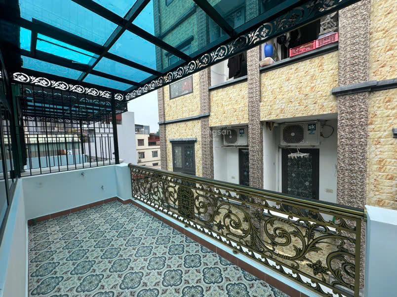 Nhà lô góc trần duy hưng, cầu giấy. dt 52m2* 6 tầng* mt khủng. thang máy  nt cao cấp  oto vào nhà