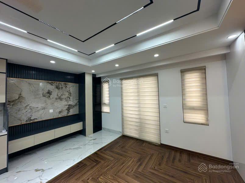 Nhà lô góc trần duy hưng, cầu giấy. dt 52m2* 6 tầng* mt khủng. thang máy  nt cao cấp  oto vào nhà