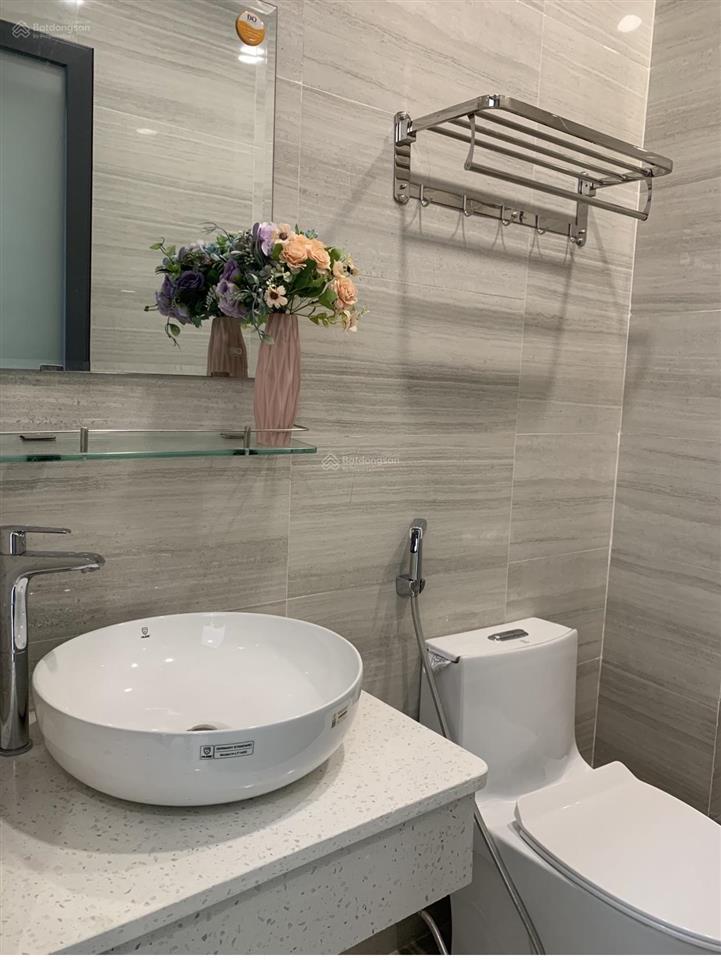 Cho thuê căn hộ studio ban công q1 gần cầu ông lãnh, chợ bến thành, bitexco, takashimaya, bùi viện