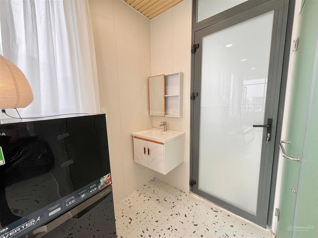 Cho thuê căn hộ studio ban công q1 gần cầu nguyễn văn cừ, nowzone, chợ bến thành, bitexco, bùi viện