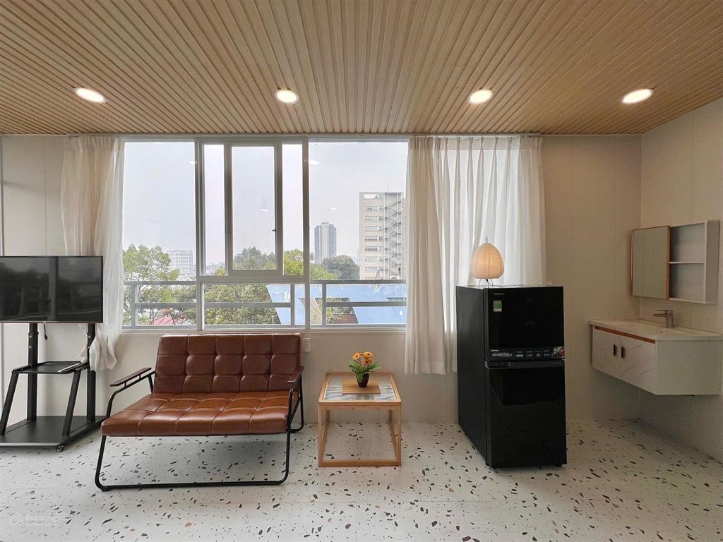 Cho thuê căn hộ studio ban công q1 gần cầu nguyễn văn cừ, nowzone, chợ bến thành, bitexco, bùi viện