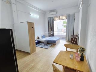 Cho thuê căn hộ studio ban công tách bếp q4 gần đh luật, đh nguyễn tất thành, cầu tân thuận