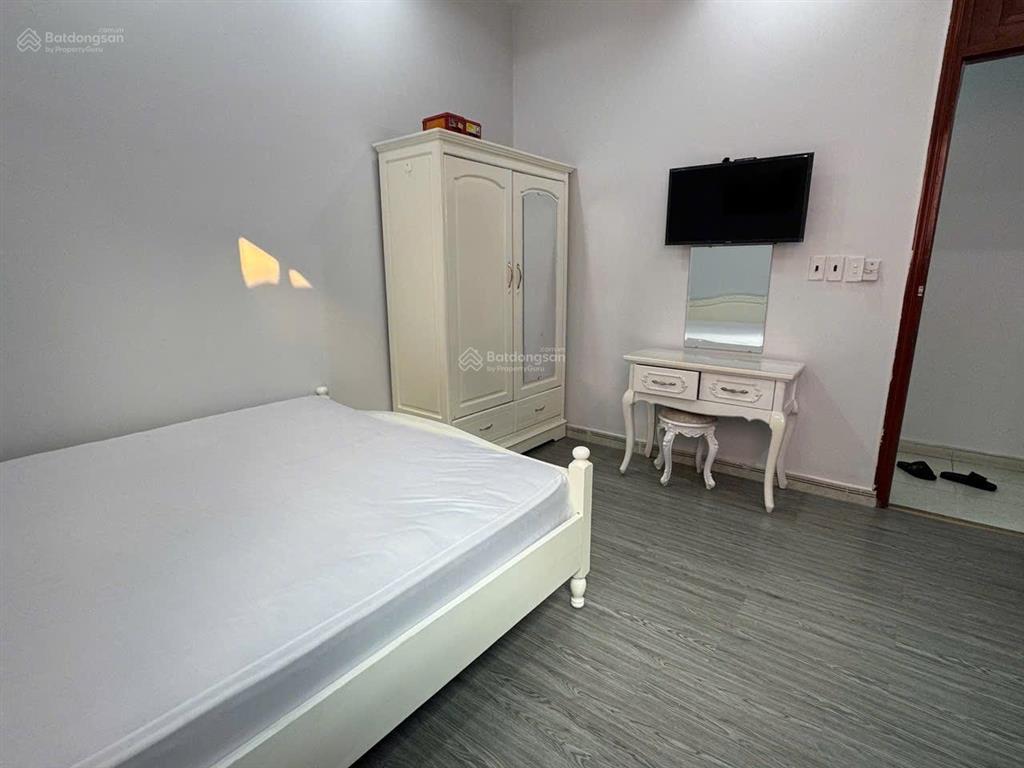 Cho thuê căn hộ studio cửa sổ, sạch sẽ q1 gần cầu ông lãnh, cầu calmette, bùi viện, chợ bến thành