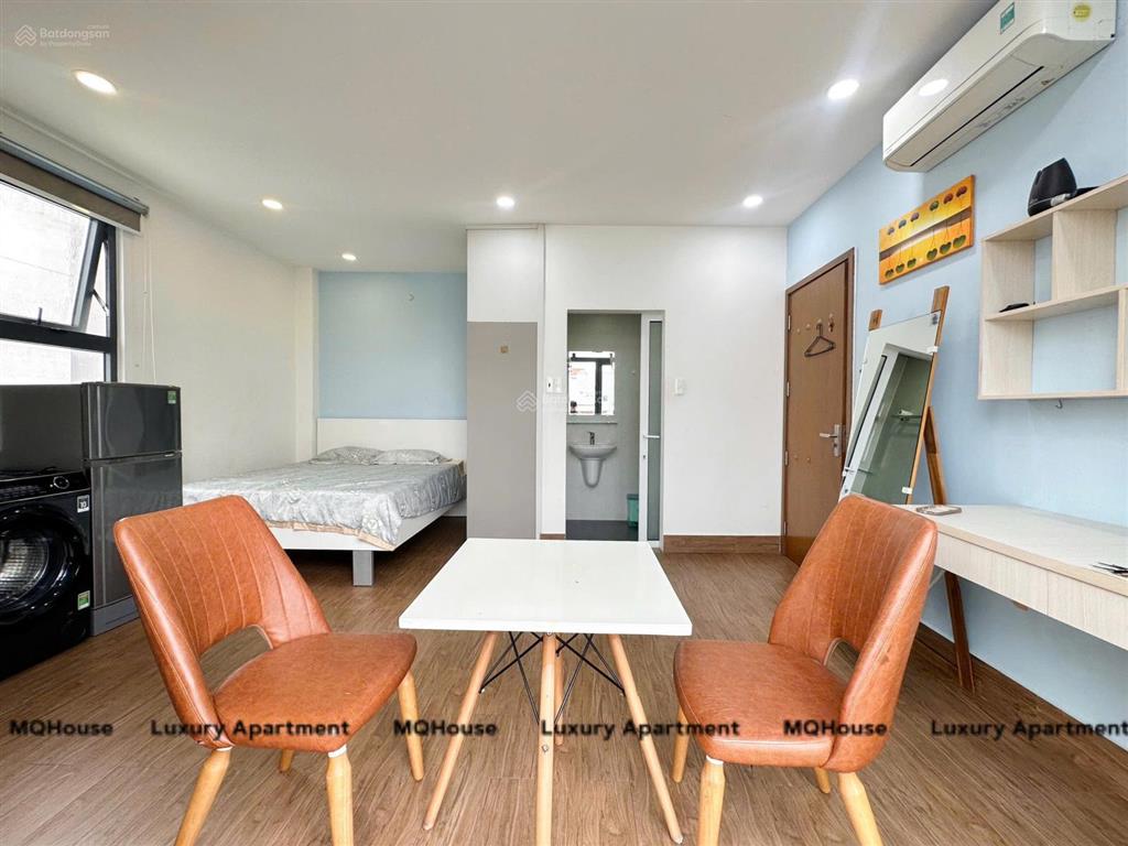 Cho thuê căn hộ studio ban công q1 gần chợ bến thành, công an thành phố, cầu nguyễn văn cừ