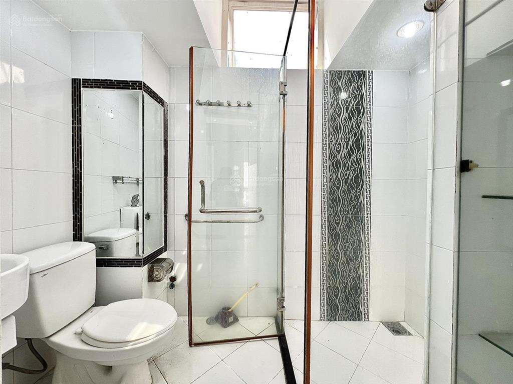 Cho thuê căn hộ 2pn ban công q4 gần đh luật, đh nguyễn tất thành, cầu ông lãnh, cầu calmette
