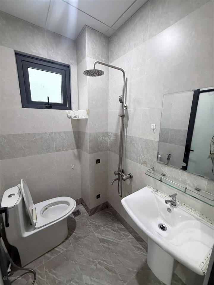 Cho thuê căn hộ studio ban công q4 gần đh luật, đh nguyễn tất thành, cầu kênh tẻ