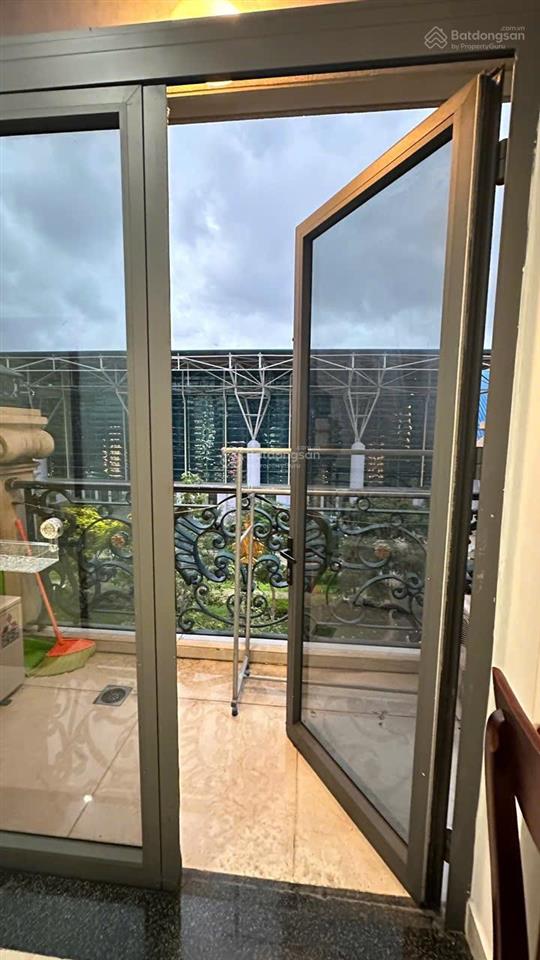 Cho thuê căn studio ban công thoáng quận 10 gần sân vận động phú thọ, đh kinh tế ueh, đh bách khoa