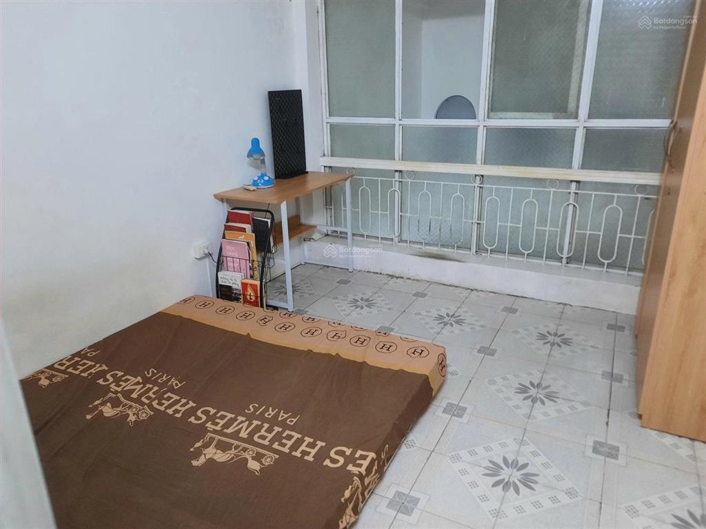 Cho thuê nhà riêng, số 32, ngõ 26 phùng hưng, hà đông. nhà 2 tầng 1 tum, 40m2
