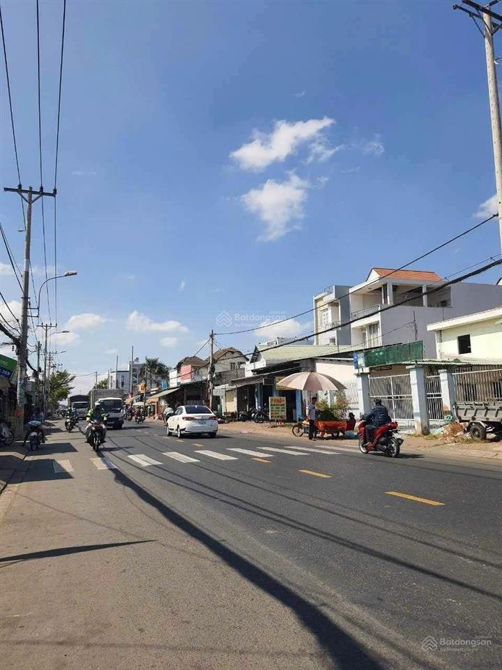 Bán shophouse tại ấp 1 phong phú, 12,99 tỷ, 200m2 nguyên căn mặt tiền quốc lộ 50 sổ hồng sẵn