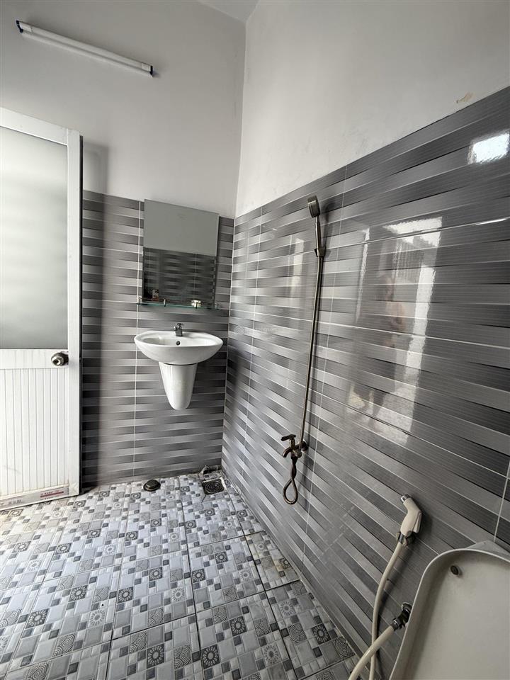 Bán shophouse tại ấp 1 phong phú, 12,99 tỷ, 200m2 nguyên căn mặt tiền quốc lộ 50 sổ hồng sẵn