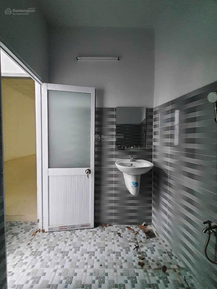 Bán shophouse tại ấp 1 phong phú, 12,99 tỷ, 200m2 nguyên căn mặt tiền quốc lộ 50 sổ hồng sẵn