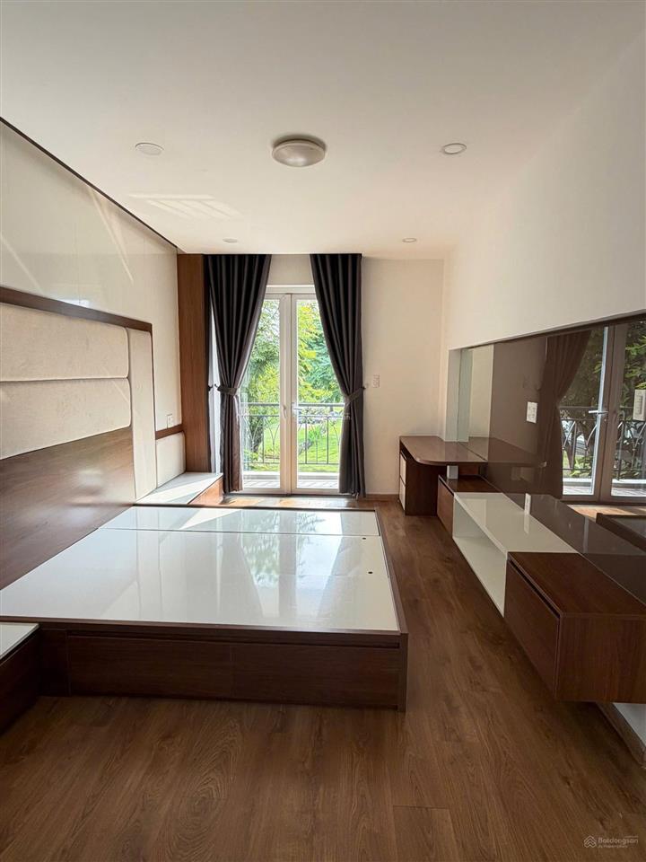 Bán gấp biệt thự 3pn, 3wc, 105m2 ở khang điền bình chánh, giá 9,7 tỷ