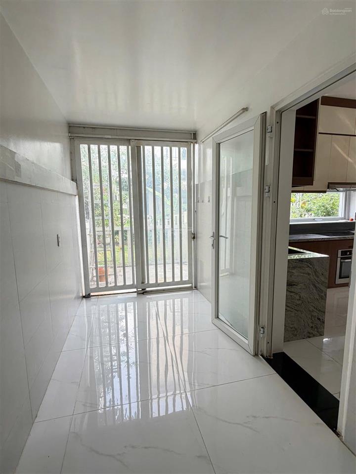 Bán gấp biệt thự 3pn, 3wc, 105m2 ở khang điền bình chánh, giá 9,7 tỷ