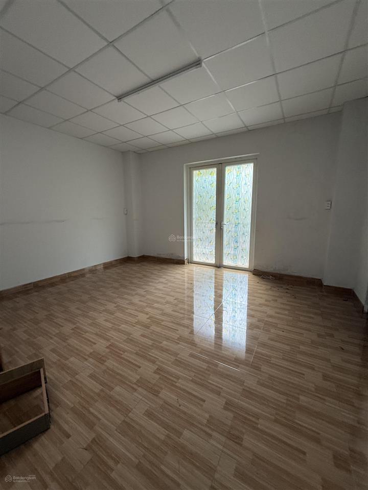 Cho thuê góc 139m2, giá 10 triệu, view đẹp tại trịnh quang nghị, phong phú,mặt tiền kinh doanh tốt