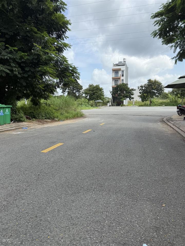 Cho thuê góc 139m2, giá 10 triệu, view đẹp tại trịnh quang nghị, phong phú,mặt tiền kinh doanh tốt