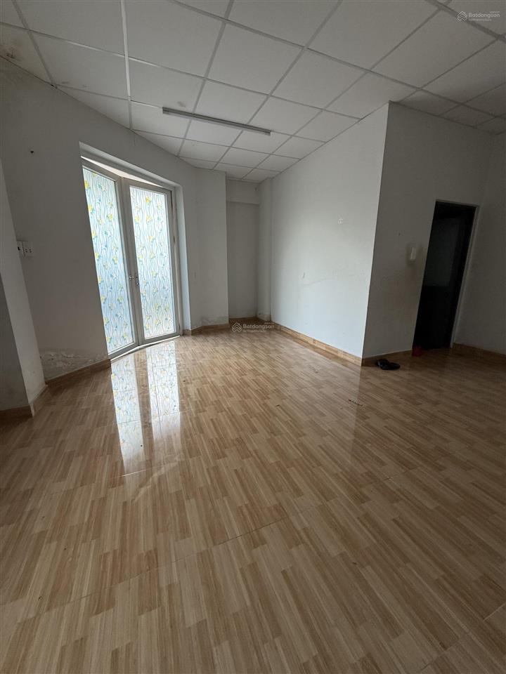 Cho thuê góc 139m2, giá 10 triệu, view đẹp tại trịnh quang nghị, phong phú,mặt tiền kinh doanh tốt