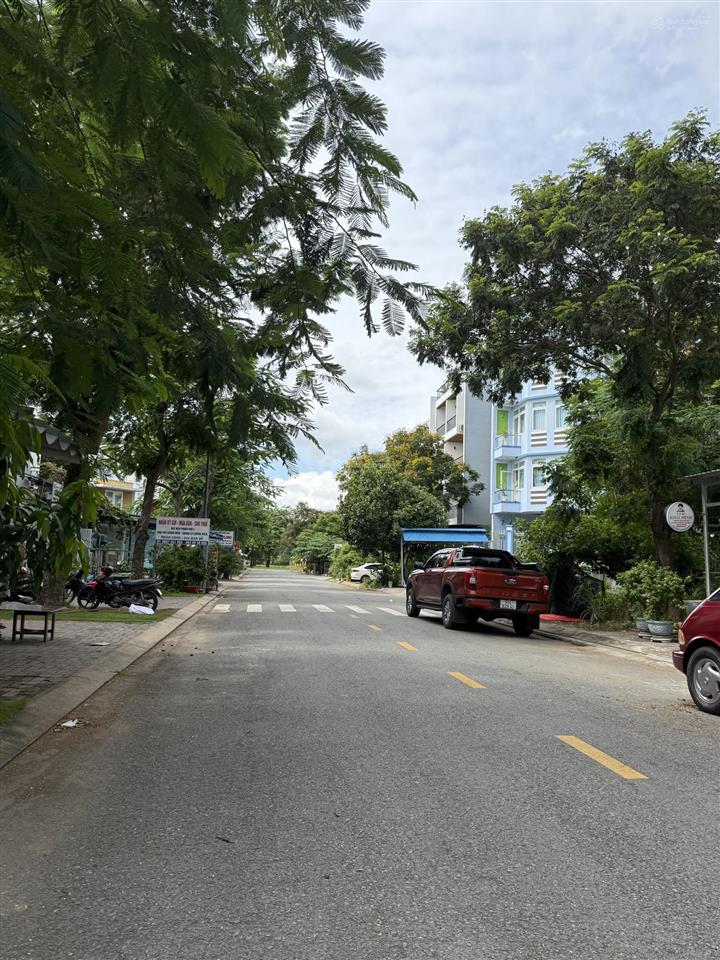 Cho thuê góc 139m2, giá 10 triệu, view đẹp tại trịnh quang nghị, phong phú,mặt tiền kinh doanh tốt